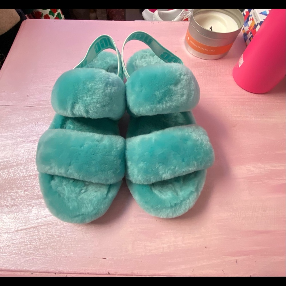 Size women’s small teal/turquoise fuzzy Ugg slippers